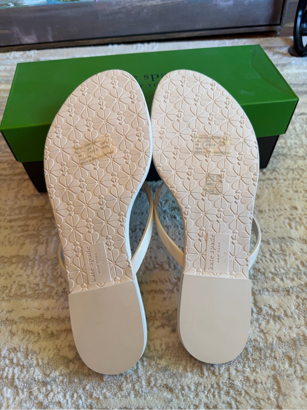 Kate Spade New York Women's Tatum Thong Sandals - Picture 8 of 10